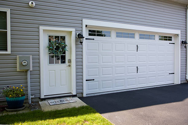 24/7 Emergency Garage Door Panel Replacement experts in Garden City Park, NY